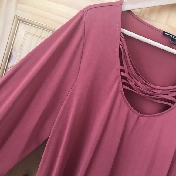 Cable & Guage lattice neck flowy tunic plus size 1X - Picture 6 of 13